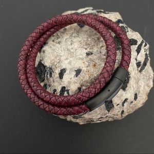 GENUINE LEATHER AND STAINLESS BRACELET